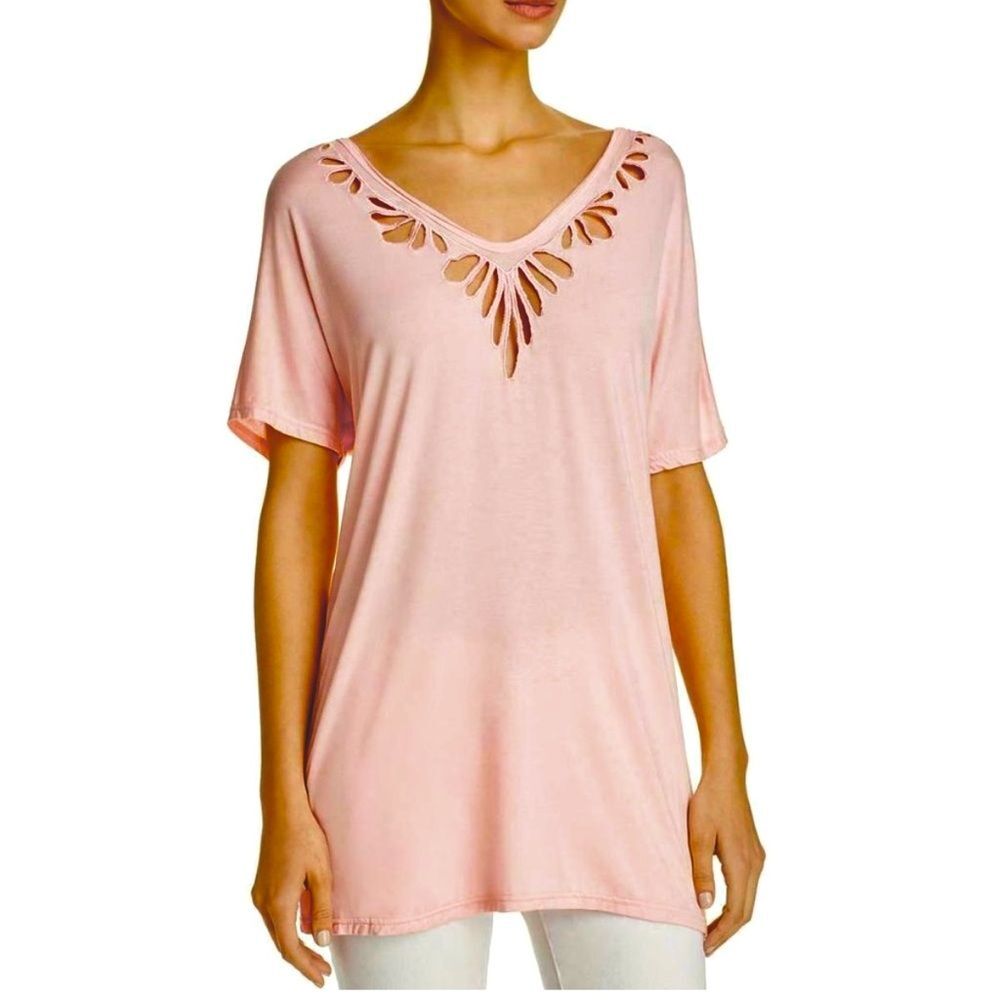 🌟 POL Butte Cut Out V Neck Tee in Pink